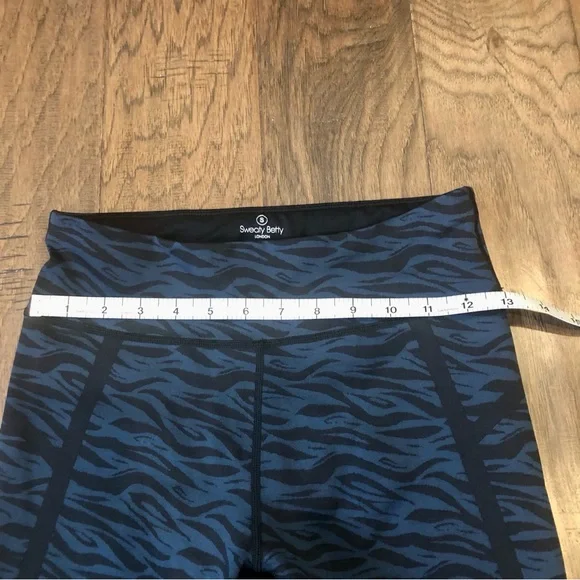 EUC✨SWEATTY BETTY LONDON women's small blue & black zebra print leggings - Picture 5 of 7